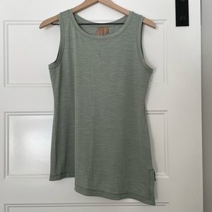 Indyeva sage green workout tank top